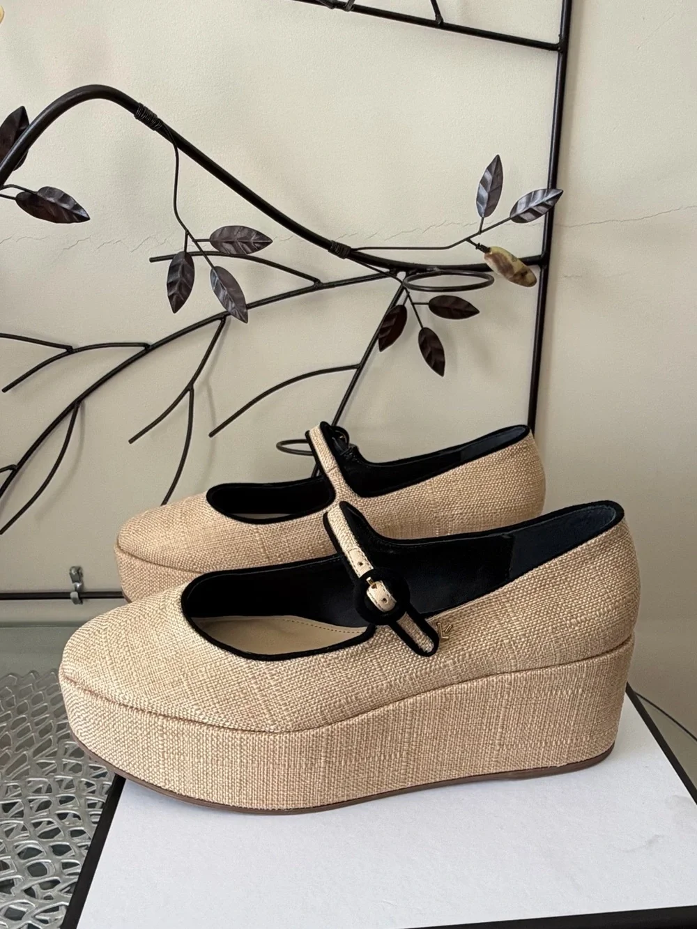 Larroudé Blair Flatforms in Raffia w Leather Trim Size 8.5 NIB